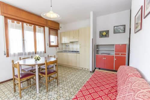 Villa Alpi Lignano Sabbiadoro Esterno foto