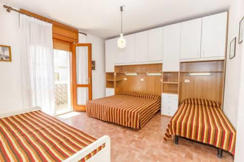 Villa Alpi Lignano Sabbiadoro Esterno foto