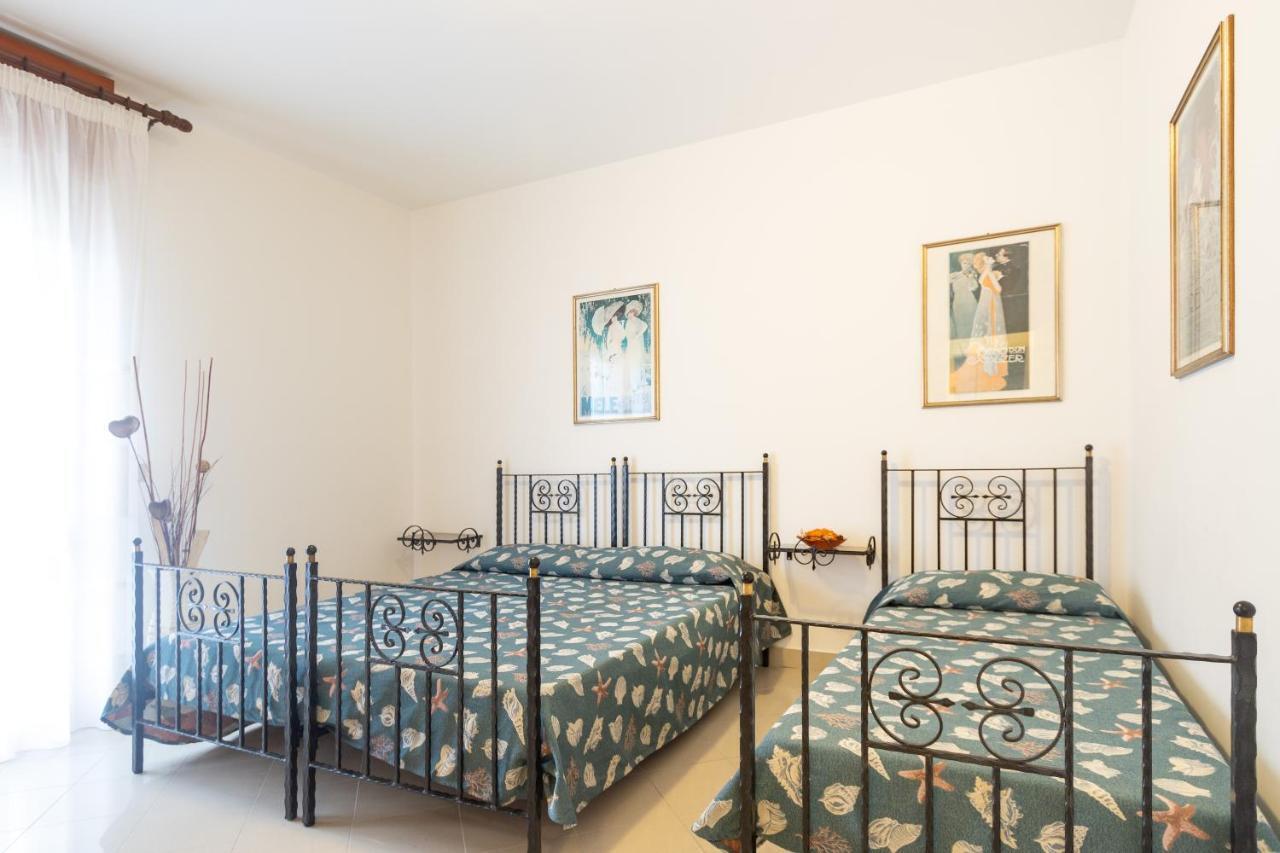 Villa Alpi Lignano Sabbiadoro Esterno foto