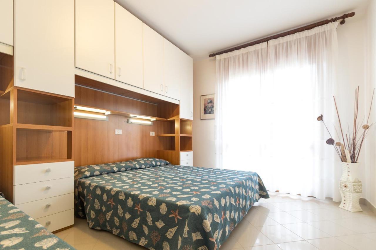 Villa Alpi Lignano Sabbiadoro Esterno foto